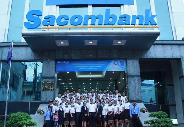 Chuyển khoản từ Sacombank sang Vietcombank mất bao lâu?