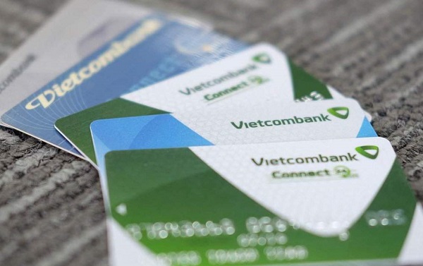 Cách khóa tạm thời thẻ Visa VietcomBank trường hợp khẩn cấp