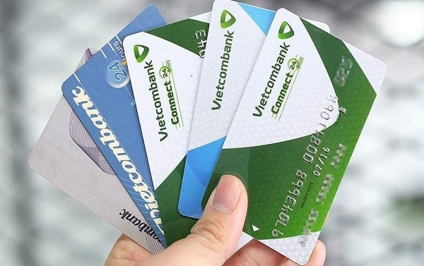 Hướng dẫn cách rút tiền cây ATM ngân hàng Vietcombank