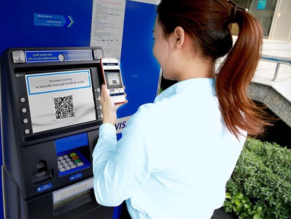 Hướng dẫn cách rút tiền bằng mã QR tại cây ATM