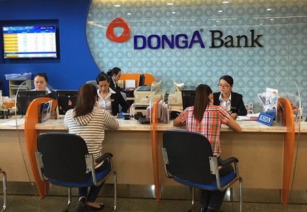 Thẻ Đông Á Bank rút được tiền ở cây ATM ngân hàng nào?