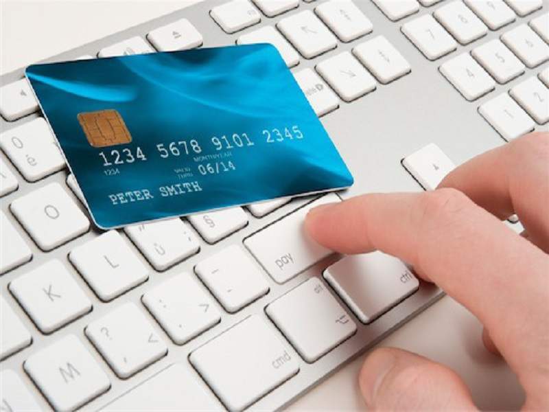 Vay tiền bằng thẻ tín dụng: Điều kiện và thủ tục thế nào?